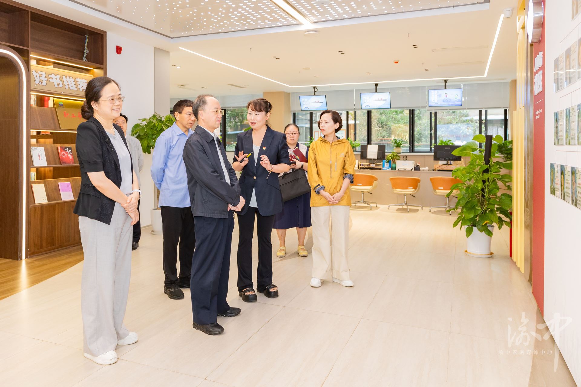 渝中区委书记黄茂军在调研基层党建工作时强调：不断提升基层党组织凝聚力战斗力以高质量党建引领渝中经济社会高质量发展