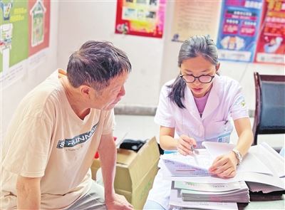 家庭医生“签约一件事”守护群众“健康一辈子” 我区多举措提升家医签约服务质效 让健康管理“触手可及”