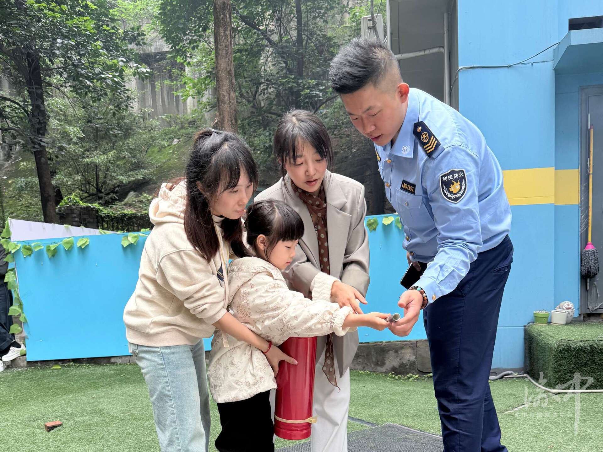 两路口街道:筑牢安全防线营造安全环境