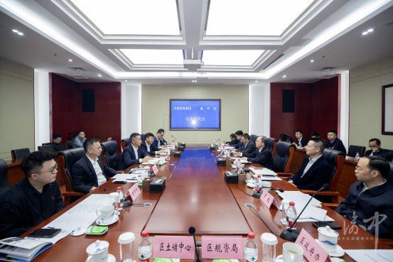 渝中区领导黄茂军谢东会见中海发展集团副总裁、中西部大区董事长、总经理刘长胜一行