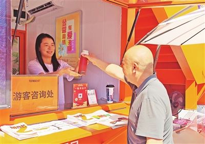 党建引领强根基 双轮驱动焕新颜 两路口街道以志愿服务与空间建设绘就文明新图景