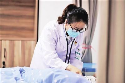 擦亮“三美”名片 筑牢群众“家门口”健康防线 解放碑街道社区卫生服务中心提升基层医疗服务温度