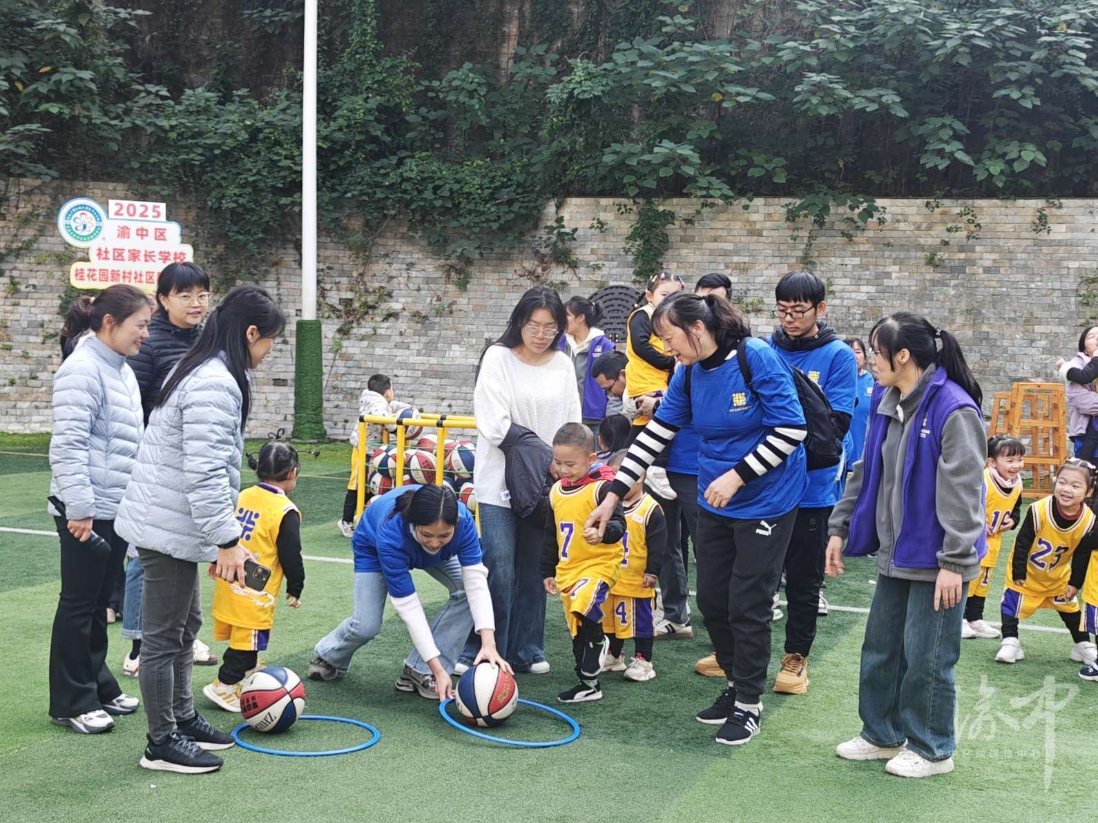 两路口街道:社校联动育新苗亲子运动乐开怀