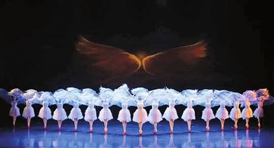 第十四届中国艺术节重庆参演剧目汇报展演首演开启 区政府联合出品芭蕾舞剧《归来红菱艳》魅力上演